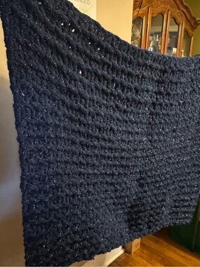 Handmade Chunky Knit Throw Blanket - Navy Blue with Sparkle